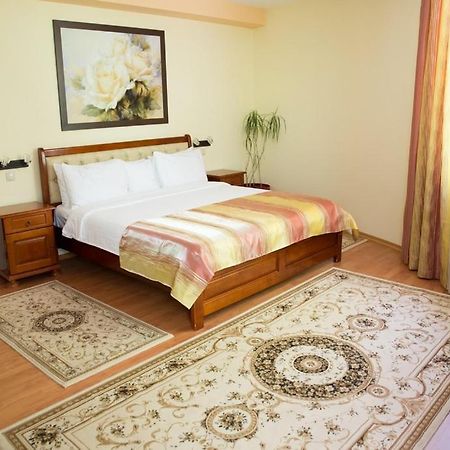Hotel Nemira Slanic-Moldova Bagian luar foto