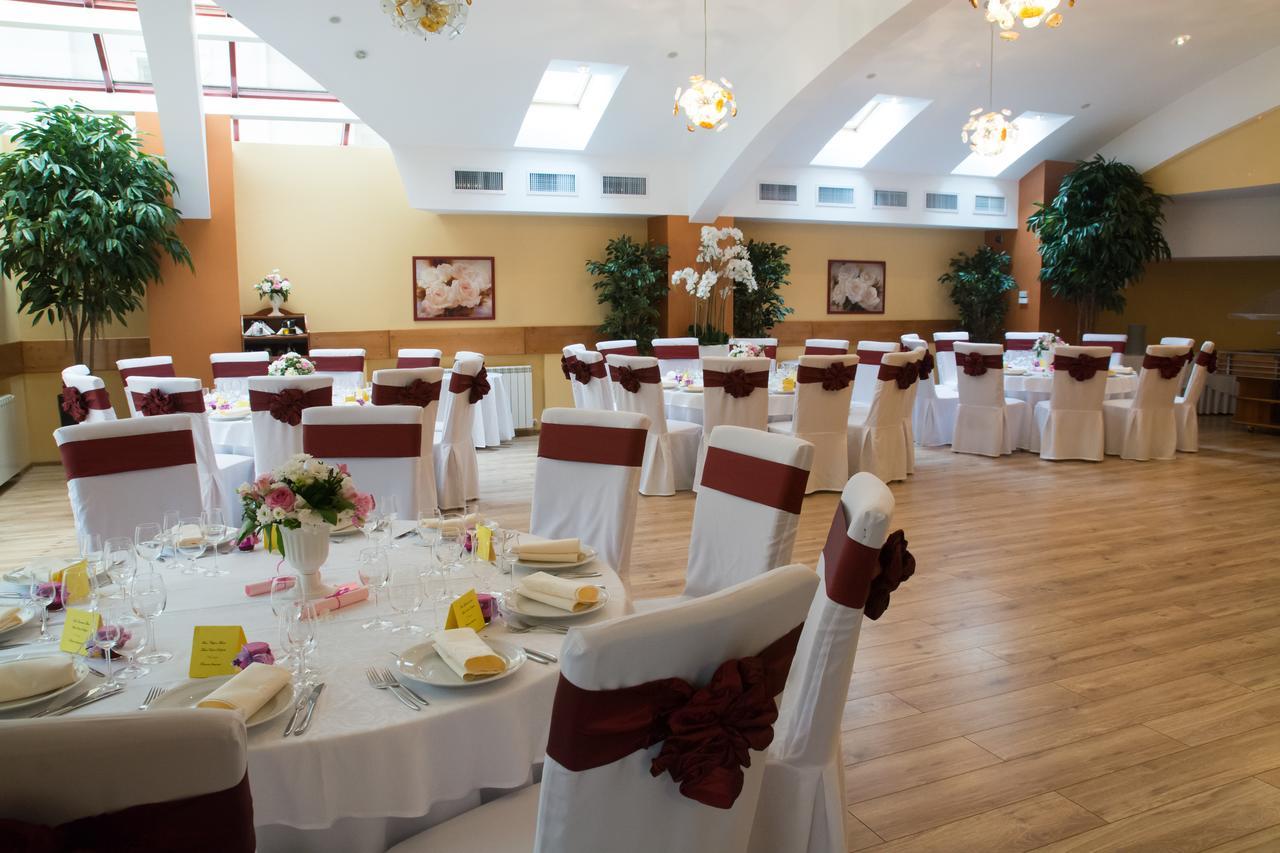 Hotel Nemira Slanic-Moldova Bagian luar foto